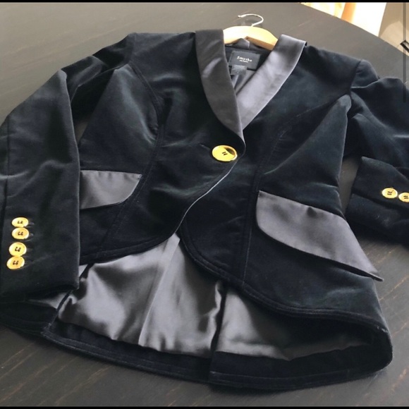 Smythe Jackets & Blazers - Smythe Blazer with cut away front and gold button